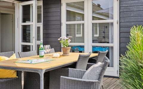 Hakan - 900M from the Sea: Herbe, Maison, Toit, Chalet, Domicile, Arbuste, Ferme, Lot Terre, Zone Rurale