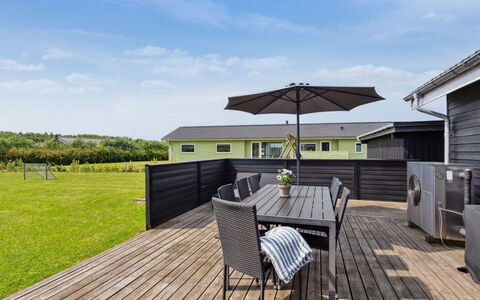Hakan - 900M from the Sea: Herbe, Maison, Toit, Chalet, Domicile, Arbuste, Ferme, Lot Terre, Zone Rurale