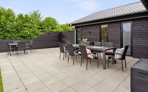 Danika - 650M from the Sea: Herbe, Maison, Toit, Chalet, Domicile, Arbuste, Ferme, Lot Terre, Zone Rurale