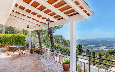 Petramar: Porche, Eco Hôtel, Ombre, Plate-Forme, Recours, Balcon, Chaise, Structure En Plein Air, Biens, Patio