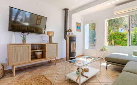 Petramar: Meubles, Design Intérieur, Sol, Bois, Sol, Plafond, Salon, Canapé, Éclairage, Domicile