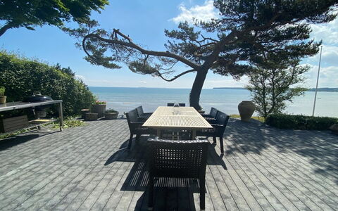 Sten - 30M from the Sea: Meubles, Design Intérieur, Sol, Sol, Plafond, Pièce, Chaise, Table, Appartement, Table Cuisine Et Salle A Manger