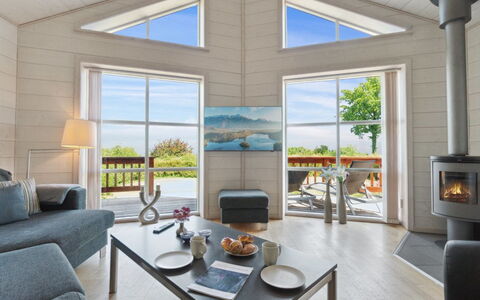 Lisbeth - 130M from the Sea: Bois, Toit, Architecture, Domicile, Maison, Chalet, Siding, Dur, Pente, Biens
