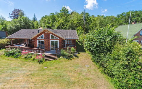 Lisbeth - 130M from the Sea: Bois, Toit, Architecture, Domicile, Maison, Chalet, Siding, Dur, Pente, Biens