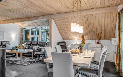 Hera: Meubles, Bois, Plafond, Design Intérieur, Pièce, Domicile, Canapé, Table, Table Cuisine Et Salle A Manger, Salon