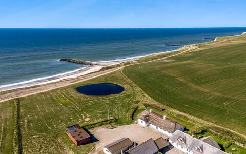 Vili - 100M from the Sea: Chalet, Toit, Domicile, Pente, Cabane, Siding