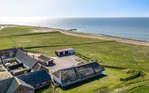 Vili - 100M from the Sea: Chalet, Toit, Domicile, Pente, Cabane, Siding