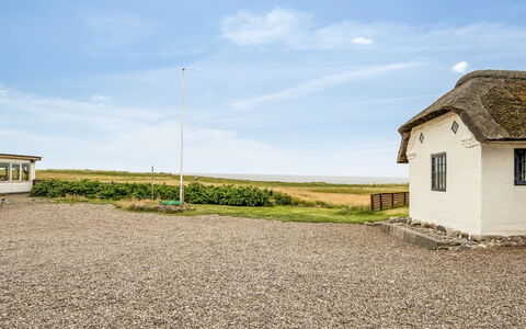 Vili - 100M from the Sea: Chalet, Toit, Domicile, Pente, Cabane, Siding