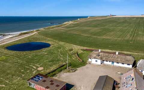 Vili - 100M from the Sea: Herbe, Prairie, Plaine, Lot Terre, Paysage, Zone Rurale, Chalet, Champ, Pâturage, Prairie