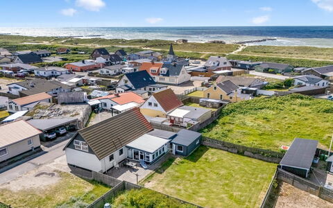 Darja - 300M from the Sea: Maison, Toit, Domicile, Chalet, Cabanon, Batiments Jardin, Siding, Cour, Cabane En Rondins, Cabane