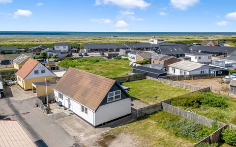 Darja - 300M from the Sea: Maison, Toit, Domicile, Chalet, Cabanon, Batiments Jardin, Siding, Cour, Cabane En Rondins, Cabane