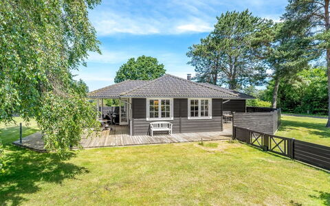 Felicia - 350M from the Sea: Bois, Domicile, Porche, Plate-Forme, Dur, Toit, Tache De Bois, Parquet, Eco Hôtel