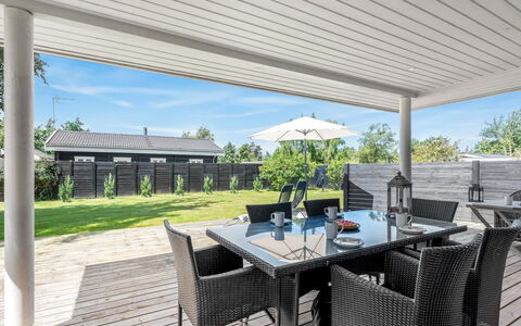 Felicia - 350M from the Sea: Bois, Domicile, Porche, Plate-Forme, Dur, Toit, Tache De Bois, Parquet, Eco Hôtel
