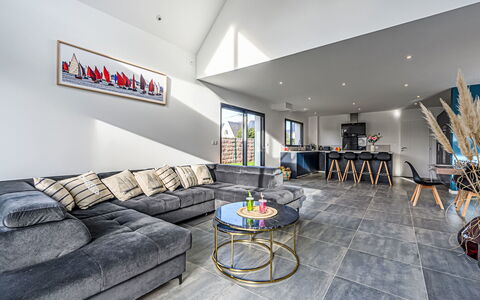 Les Voiles: Sol, Design Intérieur, Sol, Plafond, Canapé, Salon, Parquet, Dur, Chaise