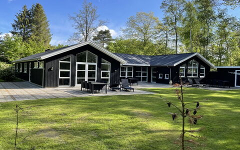 Patrice - 300M from the Sea: Bois, Domicile, Porche, Plate-Forme, Dur, Toit, Tache De Bois, Parquet, Eco Hôtel