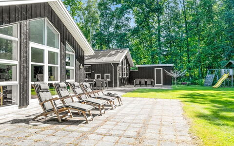 Patrice - 300M from the Sea: Bois, Domicile, Porche, Plate-Forme, Dur, Toit, Tache De Bois, Parquet, Eco Hôtel