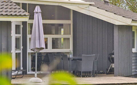 Falka - 300M from the Sea: Bois, Toit, Architecture, Domicile, Maison, Chalet, Siding, Dur, Pente, Biens