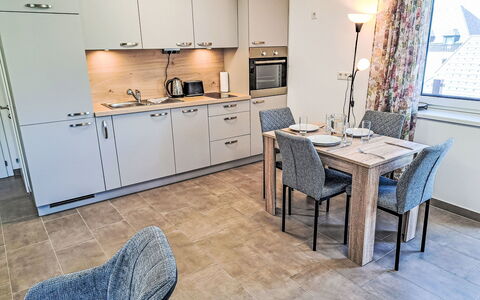 Reifnitz 300: Meubles, Sol, Design Intérieur, Sol, Comptoir, Cabinetry, Cuisine, Table Cuisine Et Salle A Manger, Appartement, Chaise