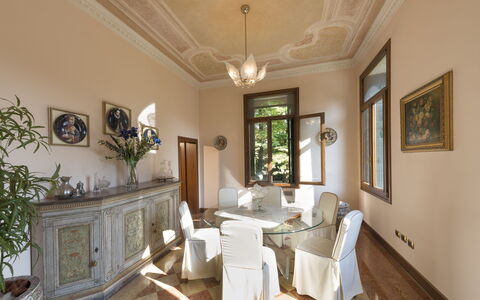 Villa Paola In Padova With Ac: Cadre, Propriété, Plante, Design Intérieur, Éclairage, Chaise, Table, Bois, Plante D'Appartement
