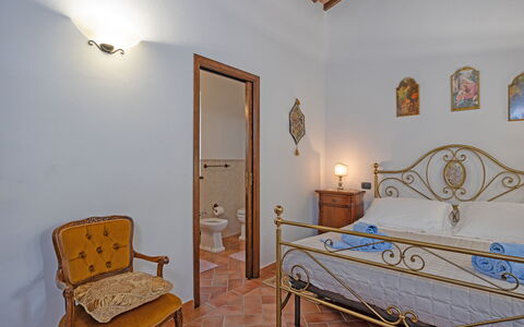 La Montanina: Propriété, Meubles, Bois, Éclairage, Design Intérieur, Sol, Sol, Confort, Mur, Cadre De Lit