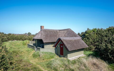 Folmer - 700M from the Sea: Maison, Domicile, Zone Résidentielle, Chalet, Siding, Biens, Allée, Cour