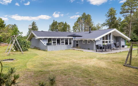 Tabithe - 500M from the Sea: Maison, Domicile, Zone Résidentielle, Chalet, Siding, Biens, Allée, Cour