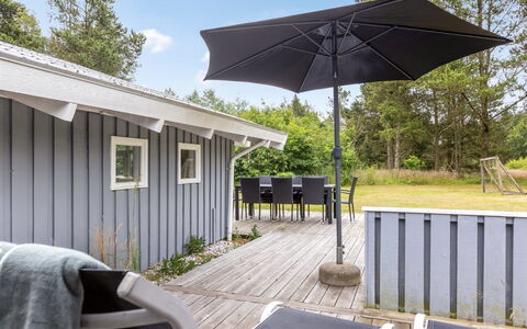Tabithe - 500M from the Sea: Maison, Domicile, Zone Résidentielle, Chalet, Siding, Biens, Allée, Cour