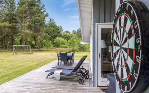 Tabithe - 500M from the Sea: Maison, Domicile, Zone Résidentielle, Chalet, Siding, Biens, Allée, Cour