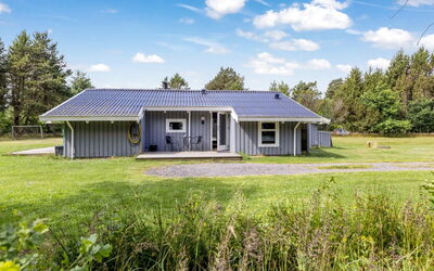 Tabithe - 500M from the Sea
