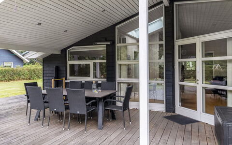 Næwe - 30Km from the Sea: Bois, Porche, Domicile, Porte, Sol, Plafond, Dur, Plate-Forme, Planche, Ombre
