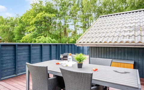 Giselle - 10Km from the Sea: Bois, Communauté Des Plantes, Lot Terre, Ombre, Matériau Naturel, Batiments Jardin, Cabanon, Structure En Plein Air, Cabane En Rondins