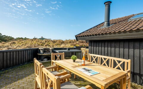 Emin - 700M from the Sea: Bois, Porte, Porche, Dur, Plate-Forme, Chalet, Planche, Ombre, Tache De Bois, Lumber