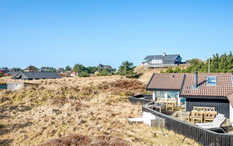 Emin - 700M from the Sea: Ciel, Maison, Toit, Domicile, Architecture, Chalet, Lot Terre, Zone Rurale, Pente, Village