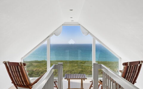 Ubavka - 101M from the Sea: Bois, Domicile, Plafond, Chalet, Dur, Daylighting, Chaise, Balcon, Eco Hôtel, Porche