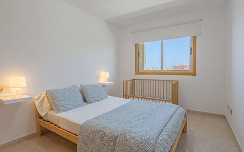 La Perla: Meubles, Fenêtre, Bâtiment, Confort, Bleu Azur, Bois, Lit, Cadre De Lit, Textile