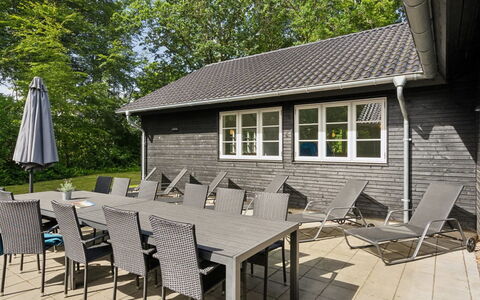 Jalina - 200M from the Sea: Piscine, Mobilier De Jardin, Meubles, Recours, Dalle, Eco Hôtel, Ombre, Chaise, Loisir, Biens