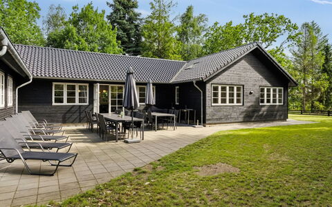 Jalina - 200M from the Sea: Piscine, Mobilier De Jardin, Meubles, Recours, Dalle, Eco Hôtel, Ombre, Chaise, Loisir, Biens