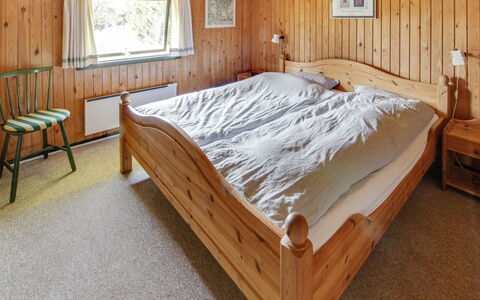 Srebrenka - 1.2Km from the Sea: Chambre, Lit, Bois, Design Intérieur, Meubles, Drap De Lit, Plafond, Cadre De Lit, Literie, Sol