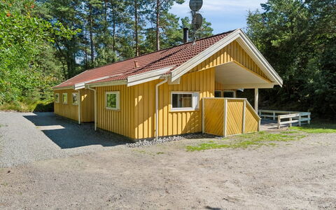 Freija - 800M from the Sea: Bois, Toit, Architecture, Domicile, Maison, Chalet, Siding, Dur, Pente, Biens