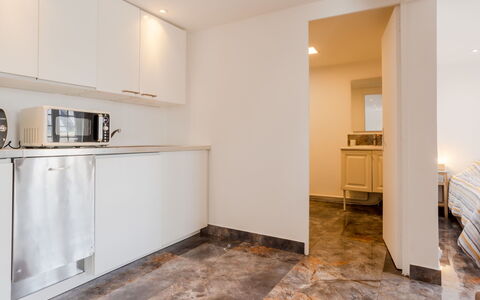 Jade: Propriété, Bâtiment, Bois, Cabinetry, Design Intérieur, Sol, Sol, Salle, Tache De Bois, Dur