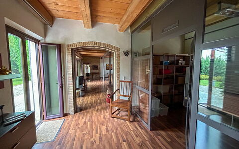 Villa Gelso: Cadre, Bois, Salle, Fenêtre, Sol, Sol, Porche, Immobilier, Salon