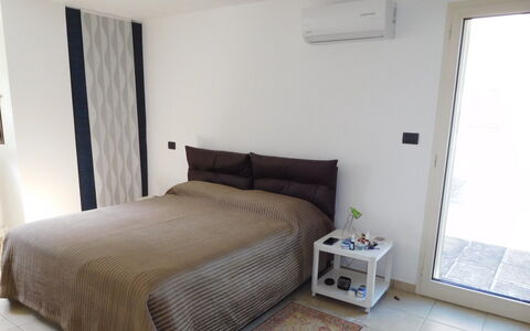 Loft San Giovanni in Gallipoli: Propriété, Meubles, Bâtiment, Confort, Fenêtre, Bleu Azur, Bois, Textile, Ombre