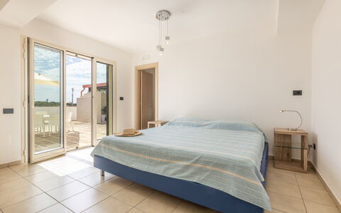 Loft San Giovanni in Gallipoli: Sol, Sol, Design Intérieur, Plafond, Appartement, Pièce, Chambre, Tache De Bois, Lit, Chaise