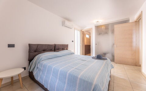 Loft San Giovanni in Gallipoli: Lit, Design Intérieur, Chambre, Sol, Sol, Meubles, Drap De Lit, Literie, Bois, Pièce