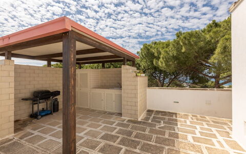 Loft San Giovanni in Gallipoli: Bois, Sol, Sol, Composite, Ombre, Tache De Bois, Structure En Plein Air, Béton, Tuile, Pergola