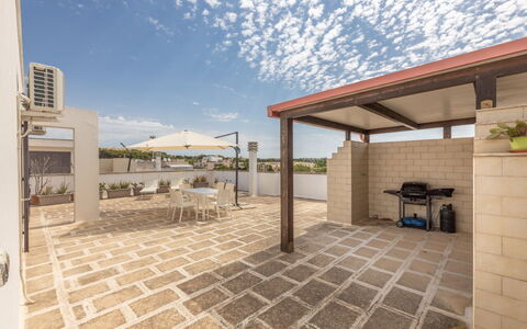 Loft San Giovanni in Gallipoli: Sol, Sol, Composite, Appartement, Ombre, Béton, Tuile, Balcon, Cour, Dalle