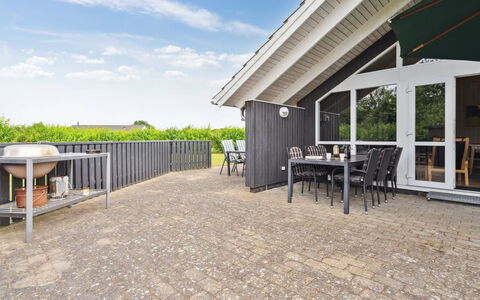 Siggi - 800M from the Sea: Herbe, Maison, Toit, Chalet, Domicile, Arbuste, Ferme, Lot Terre, Zone Rurale