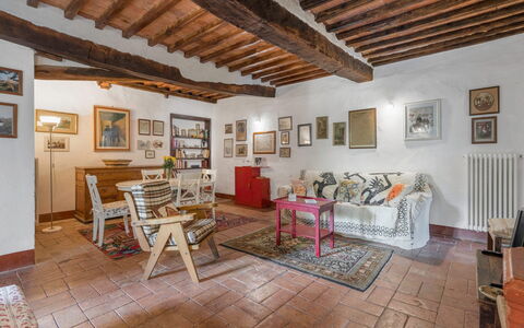 Il Palazzetto Francigena, Monteriggioni: Cadre, Propriété, Meubles, Bois, Table, Design Intérieur, Salon, Sol, Sol, Chaise