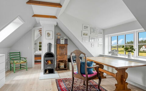 Ømunde - 1.8Km from the Sea: Bleu, Arbuste, Chalet, Couverture De Sol, Jardin, Biens, Ombre, Aménagement Paysager, Ferme, Eco Hôtel