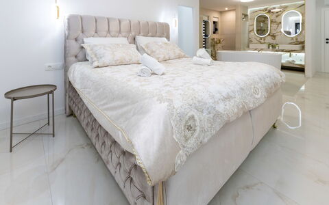 Noel: Lit, Design Intérieur, Chambre, Meubles, Sol, Sol, Literie, Drap De Lit, Linge, Textile